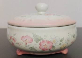 Szkatułka, puzderko, porcelana