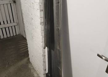 Oddam progi.Mazda323f