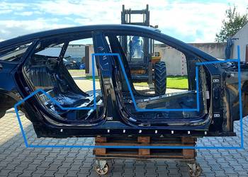 Audi A7 II 4K8 4M0 TFSI SŁUPEK PRAWY BOK PRÓG 