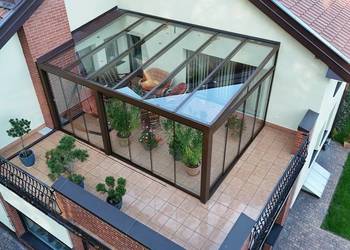 Aluminiowa zabudowa balkonu, zadaszenie tarasu, wiatrołap, balustrada