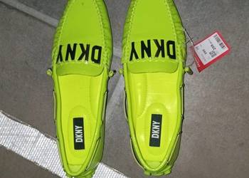 Seledynowe mokasyny damskie DKNY