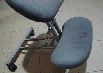 Klęcznik krzeslo