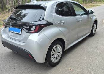 Sprzedam Toyota Yaris hybrid 2020r
