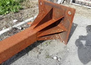 Słup stalowy 4 m wysokość