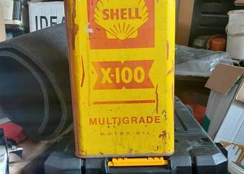 stara metalowa puszka po oleju silnikowym Shell X-100 Multigrade.