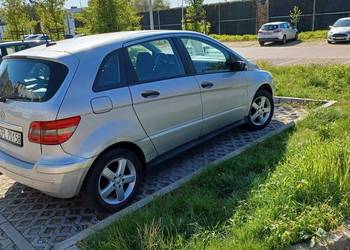 Mercedes B 245