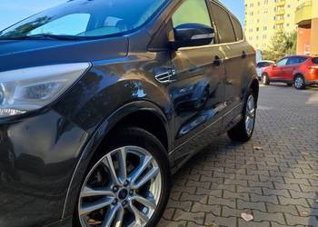 FORD KUGA ORYGINALY LAKIER , I PRZEBIEK  NOWY AKU. NOWE CHAMULCE PRZOD