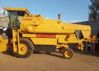 Kombajn zbożowy New Holland 8040
