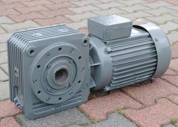 Motoreduktor kątowy 4kw. 134obr./min. firmy ABM