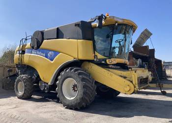 Kombajn New Holland CX8070