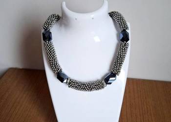 Naszyjnik autorstwa Laury Ashley