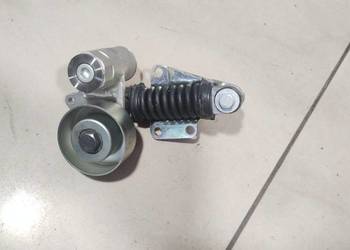 Napinacz paska wielorowkowego SNR pasuje  do: ALFA ROMEO 156, 166; FIAT