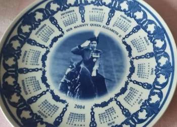 Patera. Królowa Elżbieta II. Kalendarz 2004r. Wedgwood.