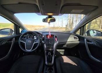 Opel astra j