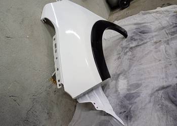 Błotnik lewy przód citroen C3 lll ewpb