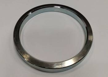 PIERŚCIEŃ DYSTANSOWY Iveco  KAROSA-734/934 5001839922 PIERŚCIEŃ DYSTANSOWY Iveco  KAROSA-734/934 5001839922