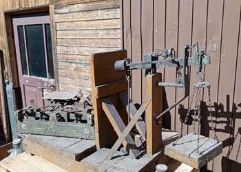 Waga szalkowa z czasów PRL-u