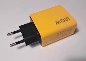 Wielofunkcyjna ładowarka z USB i USB-C