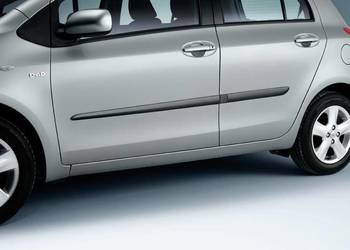 TOYOTA Yaris Listwy drzwi boczne kpl czarna PZ415-B2522-00 OE