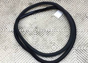 USZCZELKA DRZWI TYŁ PRAWA SKODA OCTAVIA IV Kombi 5E7867367