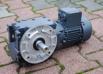 Motoreduktor kątowy 0.12kw. 7,7obr./min. SIEMENS.