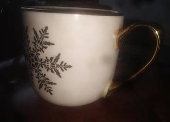 Piękny kubek z porcelany