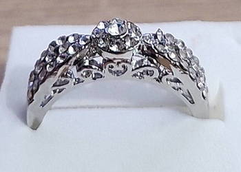 Pierścionek posrebrzany, nowy z metką, rozmiar 19