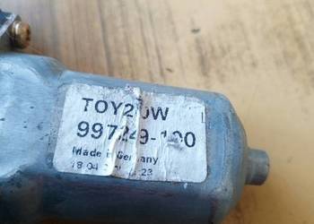 SILNICZEK PODNOSZENIA SZYBY. TOYOTA COROLLA VERSO 2004 ROK. NR. 69820-07010