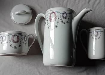 Secesyjny środek stołu, porcelana śląska, poczatek XX w. Nie sygnowana.