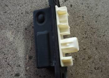 Lexus UX 200 250 przycisk guzik włącznik stycznik otwieracz klapy bagaznika