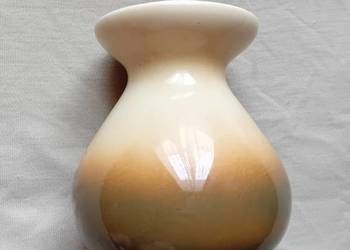Wazonik z porcelitu, Tułowice, okres PRL.