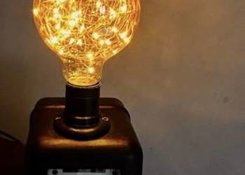 Lampa stołowa z  licznika prądu – unikat rękodzieła