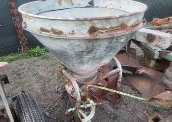 Rozsiewacz nawozu lej