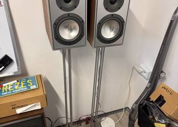 Monitory ze standami Canton GLE 402 Monitory ze standami Canton GLE 402