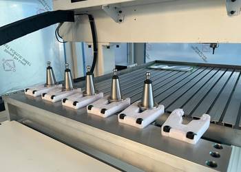 Frezarka CNC - Mini CNC zamknięta obudowa