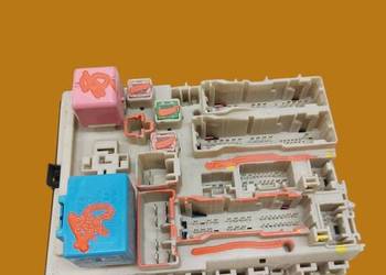 SKRZYNKA BEZPIECZNIKÓW 82730-05140C 1541-11C02 2.0 D Toyota Avensis III