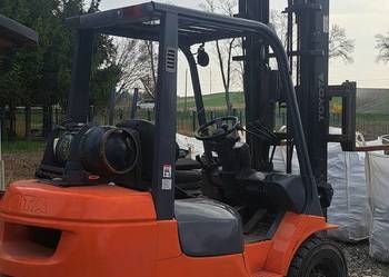 Wózek widłowy Toyota 7FGF25