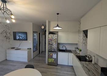 Dwustronne, dwupokojowe mieszkanie 42,36 m2 w zielonej okolicy