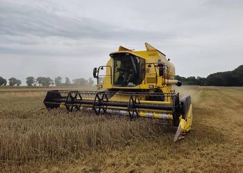 New Holland TX 68 Plus 2002 rok