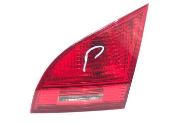 LAMPA TYŁ PRAWA WEWNĘTRZNA KIA VENGA 92406-1P000 Minivan ŚWIATŁO