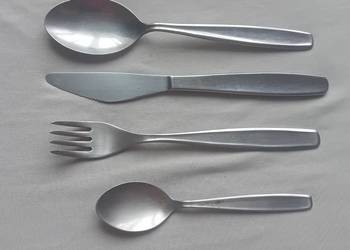 Komplecik sztućców ze stali nierdzewnej Gerlach dla 1 osoby. PRL.