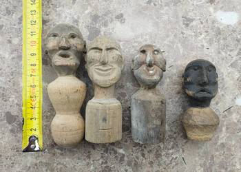 Sztuka ludowa stare rzeźby małe głowy  zestaw 4szt Sztuka ludowa stare rzeźby małe głowy  zestaw 4szt