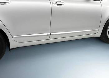 TOYOTA Yaris Listwy drzwi boczne chrom PZ415-B2490-ZB OE