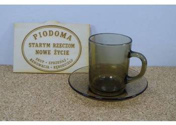 Szklana filiżanka „Smoked Glass” z podstawkiem – lata 70/80