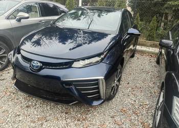 Okazja! Toyota Mirai z przeznaczeniem na części