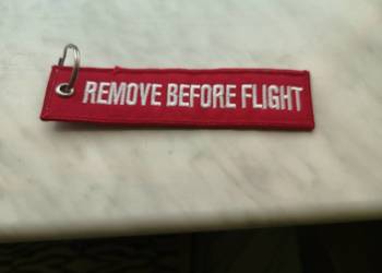 zawieszka Remove before flight