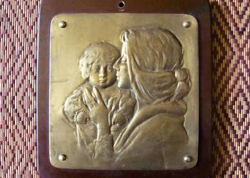 Plakieta secesyjna z mosiądzu Macierzyństwo