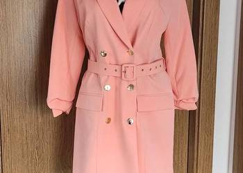 Bestseller! Sukienka marynarkowa od Sempre, kolor puder