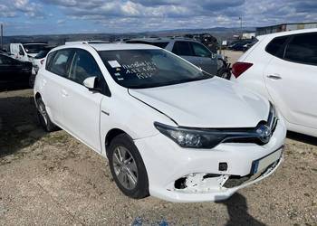 TOYOTA Auris II 1.8i 136h Tendance DV275