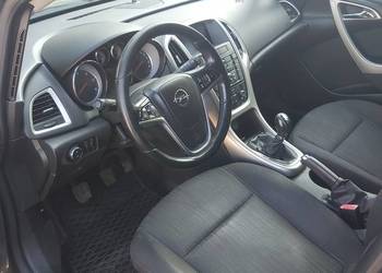 Opel Astra J Sports Tourer (kombi) 1.7 CDTI 2011